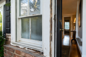 Window Replacement Warning Signs: Tactical Reasons That Guide Replacement